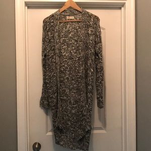 BARELY WORN!  HOLLISTER Long Cardigan.